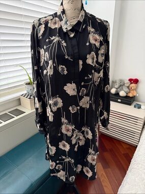 Las Pepas - Black Floral Button-Neck Long Sleeve Dress